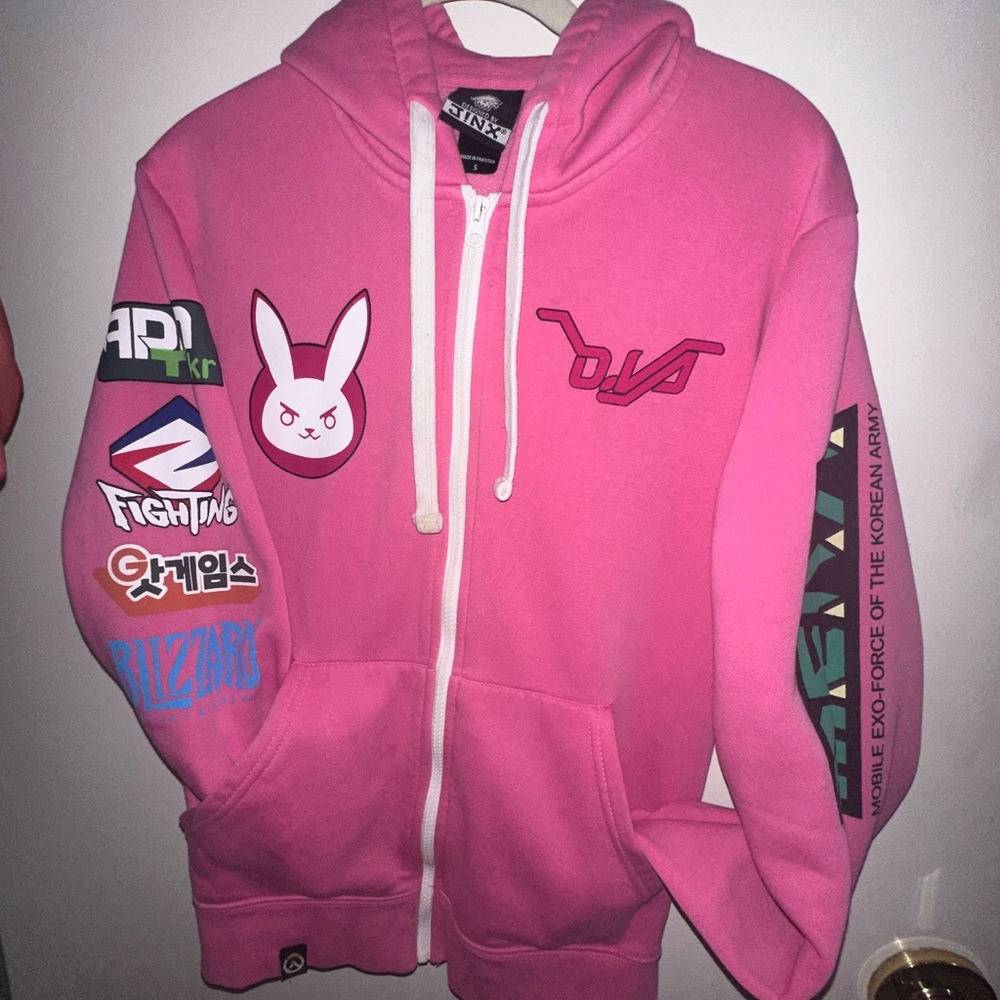 Pink Hooded Sweatshirt with Rabbit Graphic and Full-Length Zipper